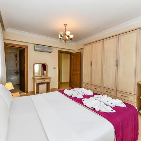 Perdikia - 4 Bedroom Holiday For Rent In Villa