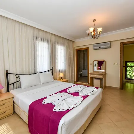 Вилла Perdikia - 4 Bedroom Holiday For Rent In *