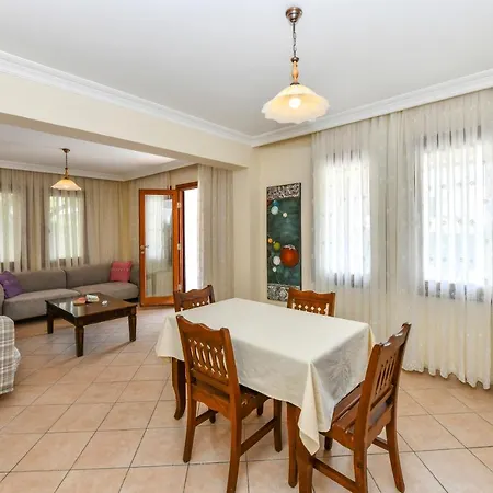 Вилла Perdikia - 4 Bedroom Holiday For Rent In