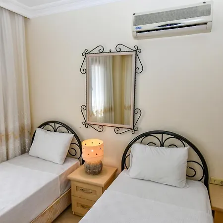 Вилла Perdikia - 4 Bedroom Holiday For Rent In *